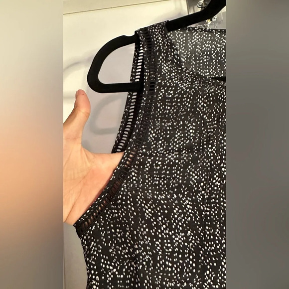 NWT Greylin Anthropologie Silk Sleeveless Top Black & White Small - Picture 4 of 7